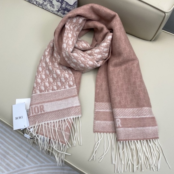 Dior scarf - Picture 1 of 7